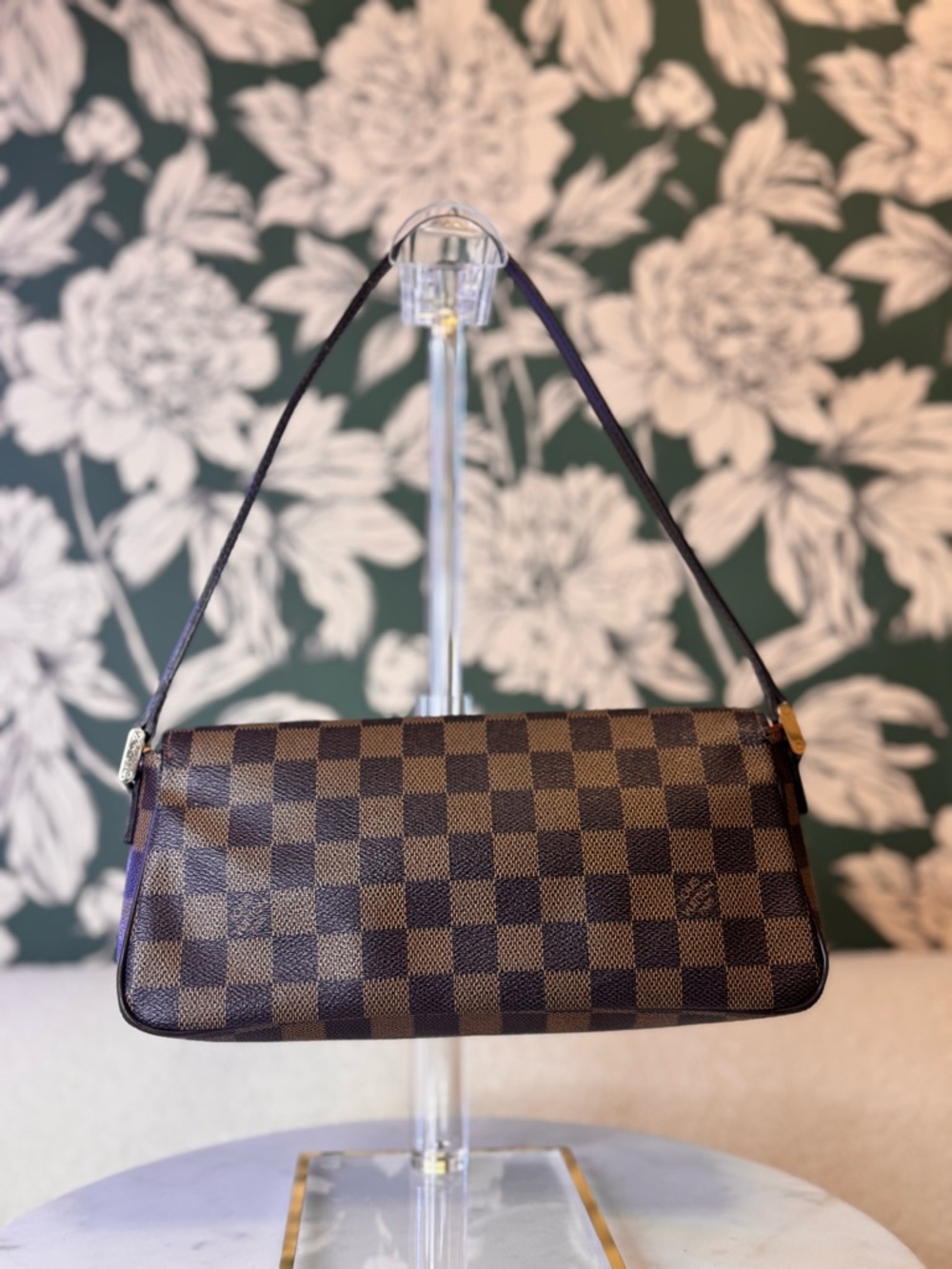 Louis Vuitton Authentic Damier Shoulder Bag with Red Trim and flap closure EUC - Picture 4 of 12